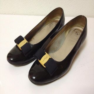 フェラガモ(Ferragamo)のフェラガモ ヴァラ パンプス22~(ハイヒール/パンプス)