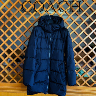 コーチ(COACH)の美品　COACH コーチ　ダウン　ブラック　コート　フード付き(ダウンコート)