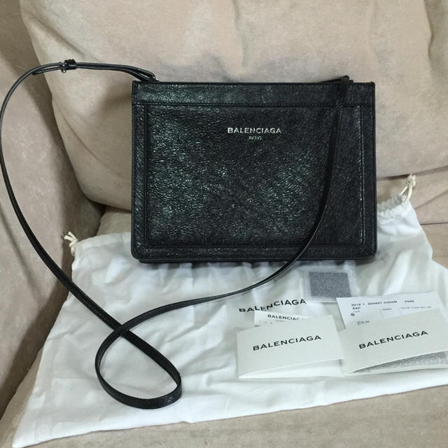 高質で安価 バレンシアガ - Balenciaga レザー ポシェット ブラック