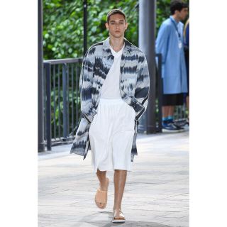 イッセイミヤケ(ISSEY MIYAKE)のイッセイミヤケメン　19ss(ステンカラーコート)