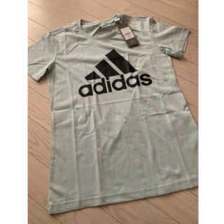 アディダス(adidas)のadidas Tシャツ(Tシャツ(半袖/袖なし))