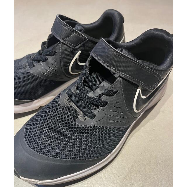 NIKE(ナイキ)のNIKEジュニアスニーカー キッズ/ベビー/マタニティのキッズ靴/シューズ(15cm~)(スニーカー)の商品写真