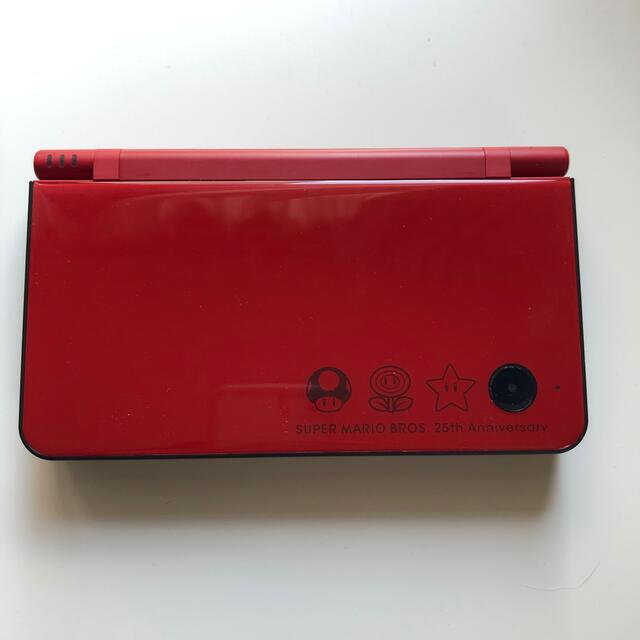 ニンテンドーDS(ニンテンドーDS)のニンテンドーDSi LL【スーパーマリオ25周年仕様】生産終了品 エンタメ/ホビーのゲームソフト/ゲーム機本体(携帯用ゲーム機本体)の商品写真