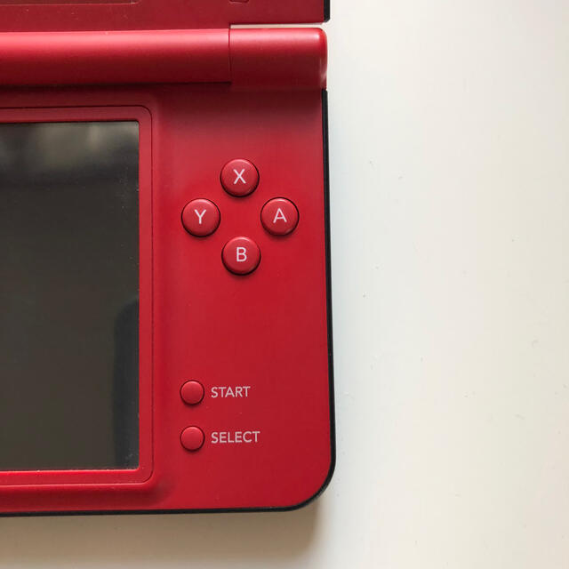 ニンテンドーDS(ニンテンドーDS)のニンテンドーDSi LL【スーパーマリオ25周年仕様】生産終了品 エンタメ/ホビーのゲームソフト/ゲーム機本体(携帯用ゲーム機本体)の商品写真