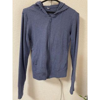 ユニクロ(UNIQLO)の★ユニクロ 薄手パーカー ブルー ★(パーカー)