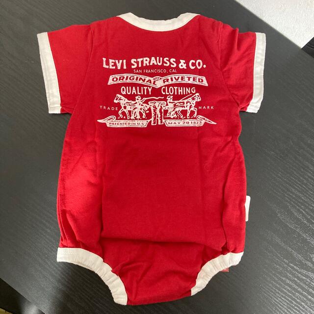 Levi's(リーバイス)のLevi's リーバイス ロンパース　70サイズ キッズ/ベビー/マタニティのベビー服(~85cm)(ロンパース)の商品写真