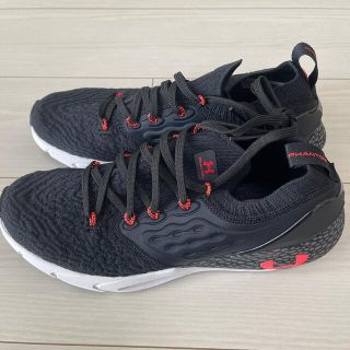 アンダーアーマー(UNDER ARMOUR)の【新品】UNDER ARMOUR HOVR ラーニング スニーカー 25㎝(スニーカー)