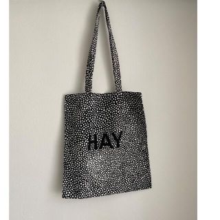 シボネ(CIBONE)のHAY ドットトートバッグ新品未使用 ホワイトブラック白黒ノベルティ(トートバッグ)