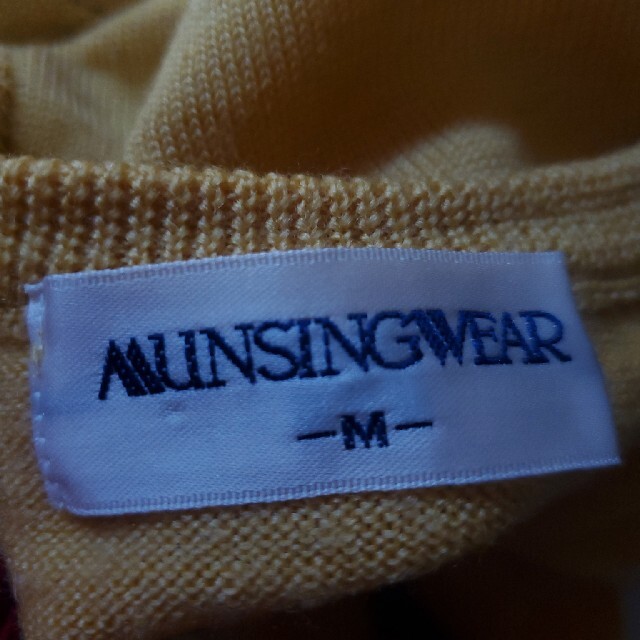 Munsingwear(マンシングウェア)のMunsingwear　からし色　Vネックセーター レディースのトップス(ニット/セーター)の商品写真