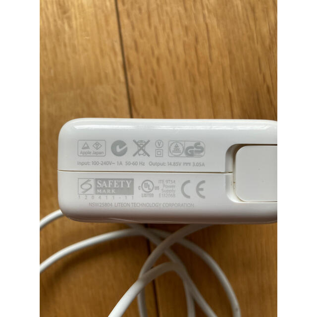 Mac (Apple)(マック)のApple 45W MagSafe2 電源アダプタ for MacBookAir スマホ/家電/カメラのPC/タブレット(PC周辺機器)の商品写真