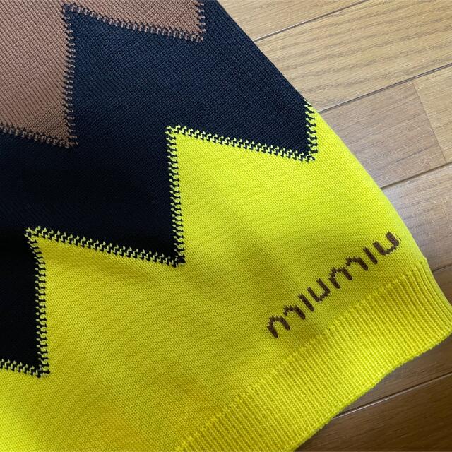 miumiu(ミュウミュウ)の●MIUMIUミゥミゥ黄黒茶色配色ニットベスト レディースのトップス(ニット/セーター)の商品写真