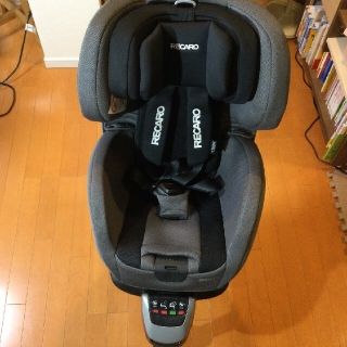 レカロ(RECARO)のレカロ　チャイルドシート【まいける・すこふぃーるど様　専用】(自動車用チャイルドシート本体)