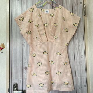 【MIAMI様　専用】花柄　刺繍　ストライプ　ワンピース(ひざ丈ワンピース)