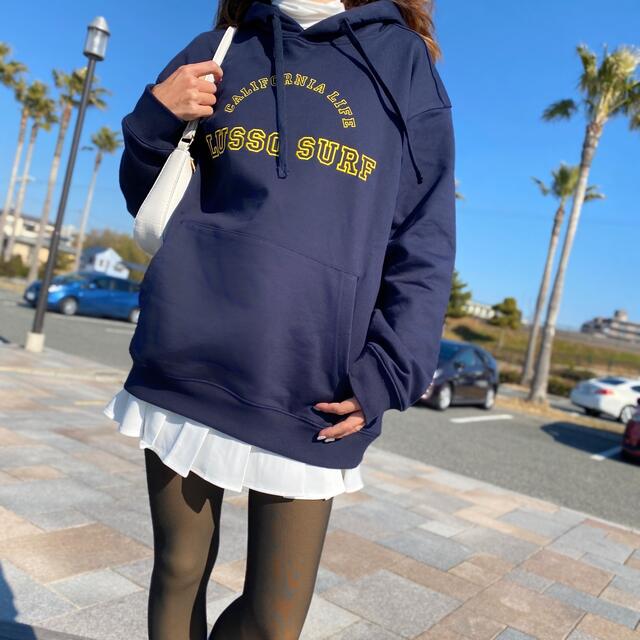 STANDARD CALIFORNIA(スタンダードカリフォルニア)の刺繍が高級感◎カレッジロゴパーカー　Lサイズ　ネイビー　STUSSY メンズのトップス(パーカー)の商品写真