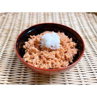 国産 鮭ほぐし（鮭フレーク）1kg！業務用お買い得サイズ、おにぎり、お茶漬けに(魚介)