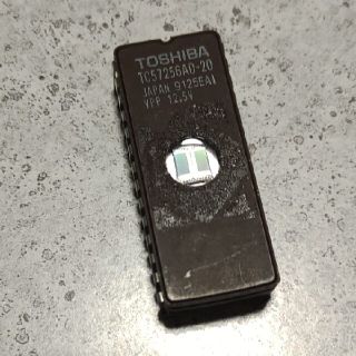 TOSHIBA  TC57256AD-20(その他)