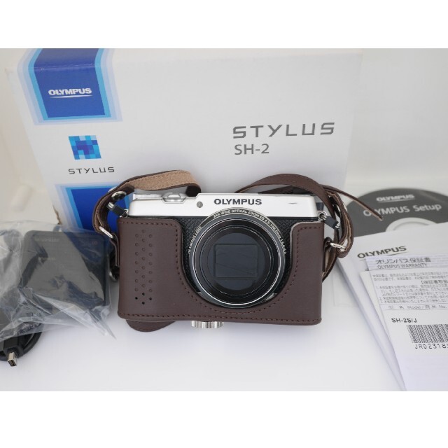 OLYMPUS(オリンパス)の【純正ジャケット、予備電池付属】OLYMPUS SH-2 SILVER スマホ/家電/カメラのカメラ(コンパクトデジタルカメラ)の商品写真