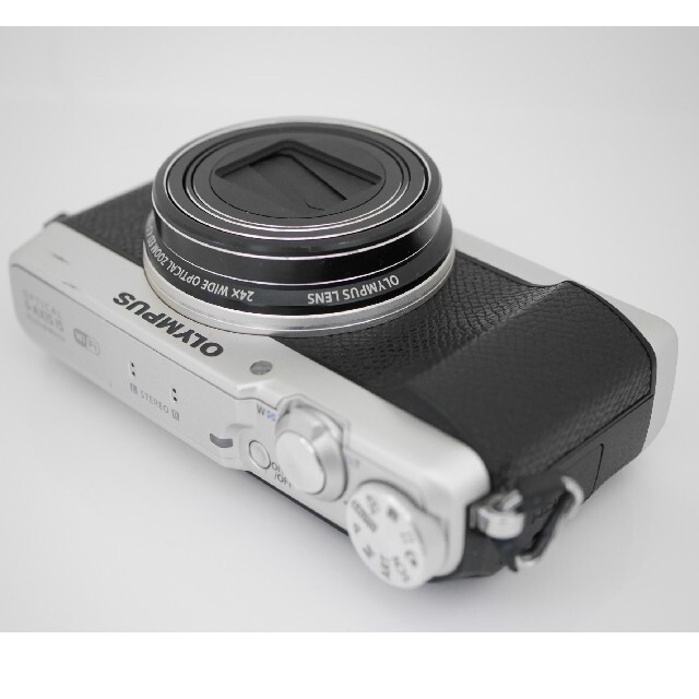 OLYMPUS(オリンパス)の【純正ジャケット、予備電池付属】OLYMPUS SH-2 SILVER スマホ/家電/カメラのカメラ(コンパクトデジタルカメラ)の商品写真