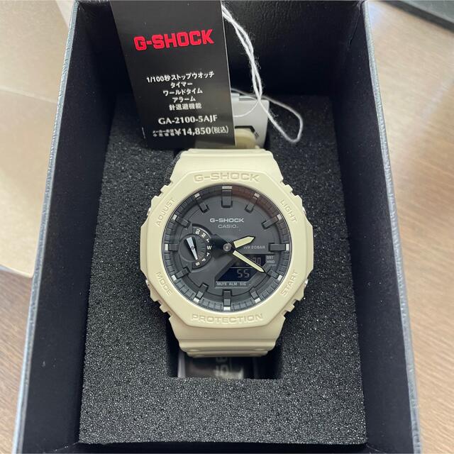 G-SHOCK(ジーショック)のG-SHOCK ジーショック GA-2100-5AJF  ベージュ メンズの時計(腕時計(アナログ))の商品写真