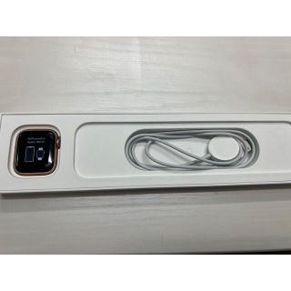 アップルウォッチ(Apple Watch)のApple WatchSE GPSモデル40mm アルミニウムスポーツバンド  (腕時計(デジタル))