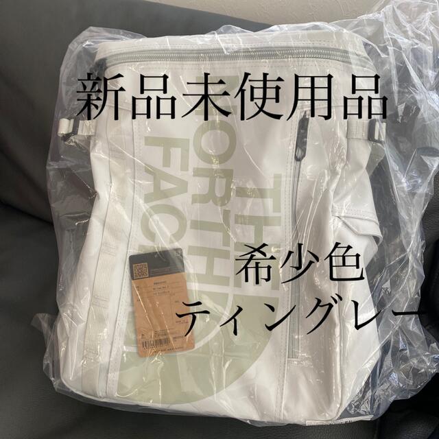 THE NORTH FACE(ザノースフェイス)の新品　未使用品　ノースフェイス　リュック　ティングレー色　 レディースのバッグ(リュック/バックパック)の商品写真