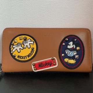 コーチ(COACH)のショプバ・箱付き長財布　ブラウン　ディズニーコラボ　ワッペン(長財布)