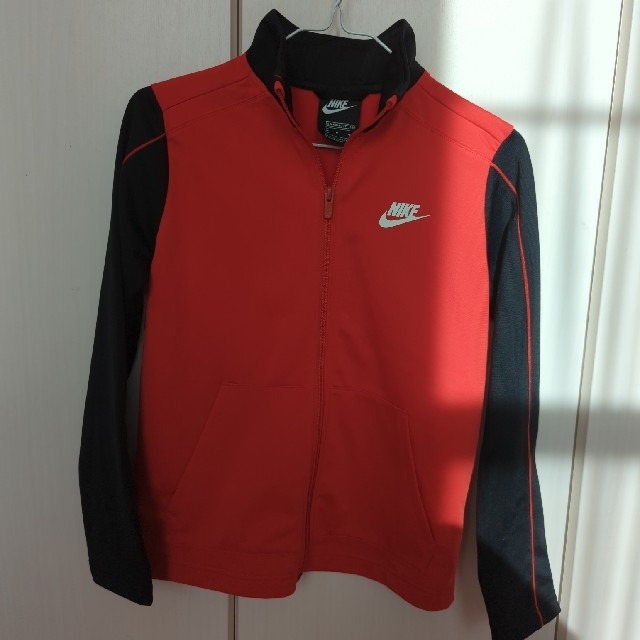 お値下げ!ナイキ ジュニア ジャージ 150cm キッズ/ベビー/マタニティのキッズ服男の子用(90cm~)(その他)の商品写真
