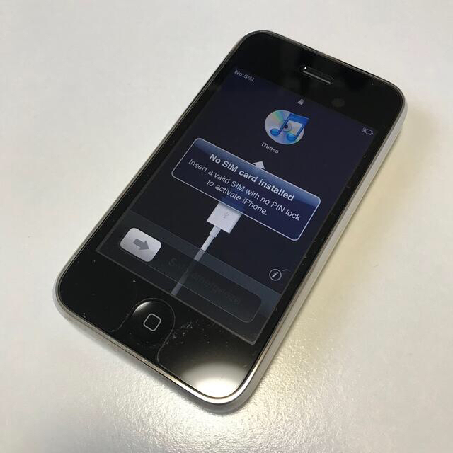 Apple(アップル)のiPhone3G 16GB ホワイト A1241 付属品あり スマホ/家電/カメラのスマートフォン/携帯電話(スマートフォン本体)の商品写真