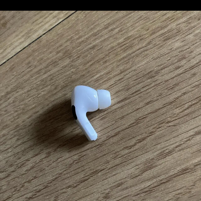 Apple(アップル)のAirPods Pro 右耳 スマホ/家電/カメラのオーディオ機器(ヘッドフォン/イヤフォン)の商品写真