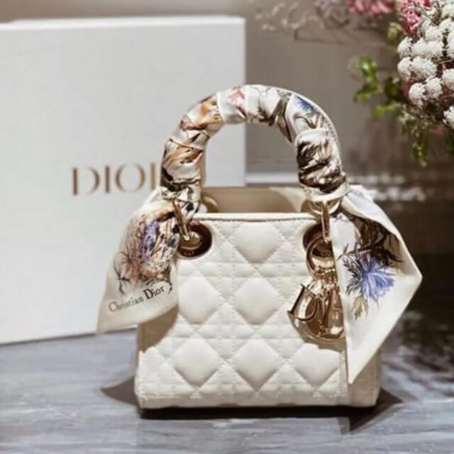 Christian Dior(クリスチャンディオール)の【美品】クリスチャンディオール　ミッツァ　ツイリー レディースのファッション小物(バンダナ/スカーフ)の商品写真