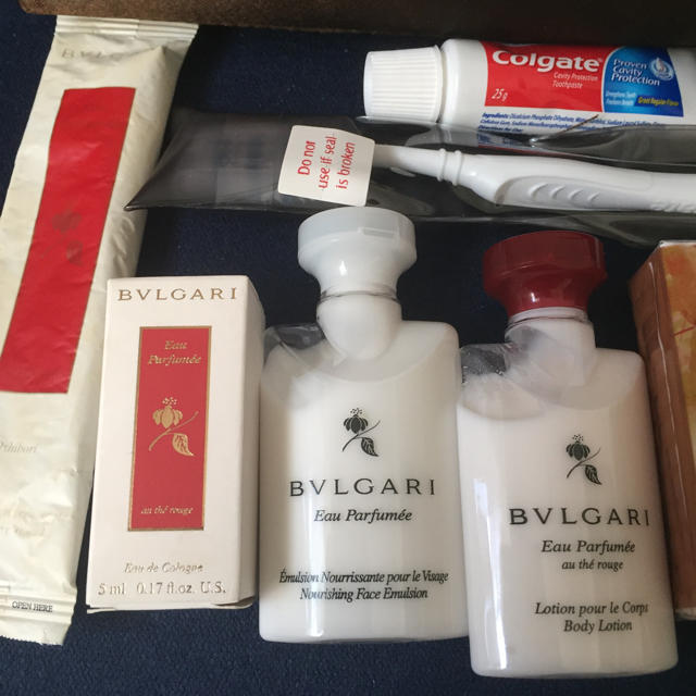 BVLGARI(ブルガリ)の値下げ！BVLGARIポーチ♥エミレーツ航空ビジネスクラスアメニティ レディースのファッション小物(ポーチ)の商品写真