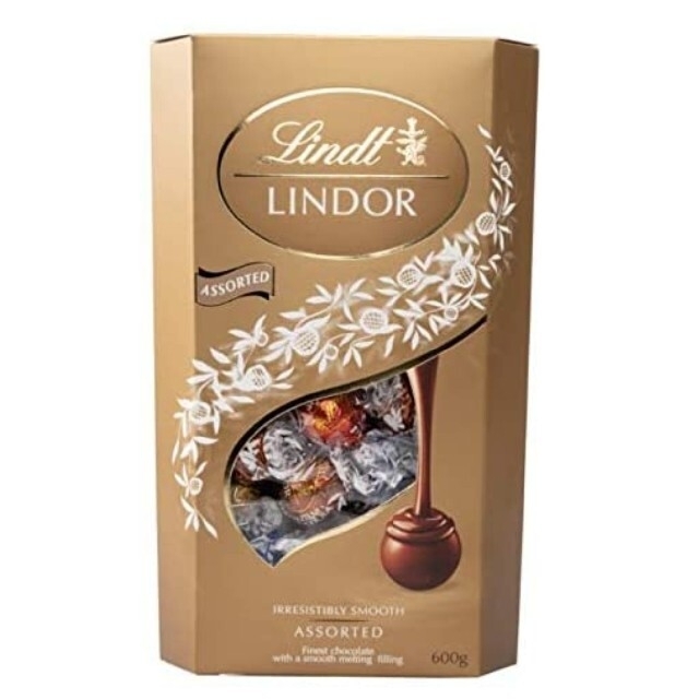 Lindt(リンツ)の48個!リンツ リンドール LINDOR アソート 600g ゴールド ４種 食品/飲料/酒の食品(菓子/デザート)の商品写真