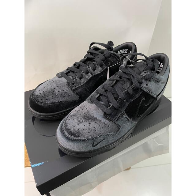 NIKE(ナイキ)のドーバー ストリート マーケット × ナイキ ダンク ロー  トリプル ブラック メンズの靴/シューズ(スニーカー)の商品写真