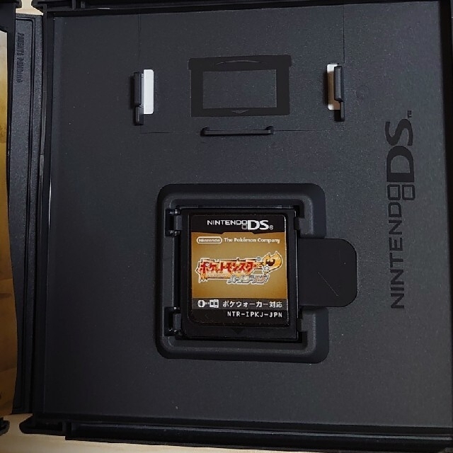 ニンテンドーDS(ニンテンドーDS)のポケットモンスター ハートゴールド DS エンタメ/ホビーのゲームソフト/ゲーム機本体(携帯用ゲームソフト)の商品写真