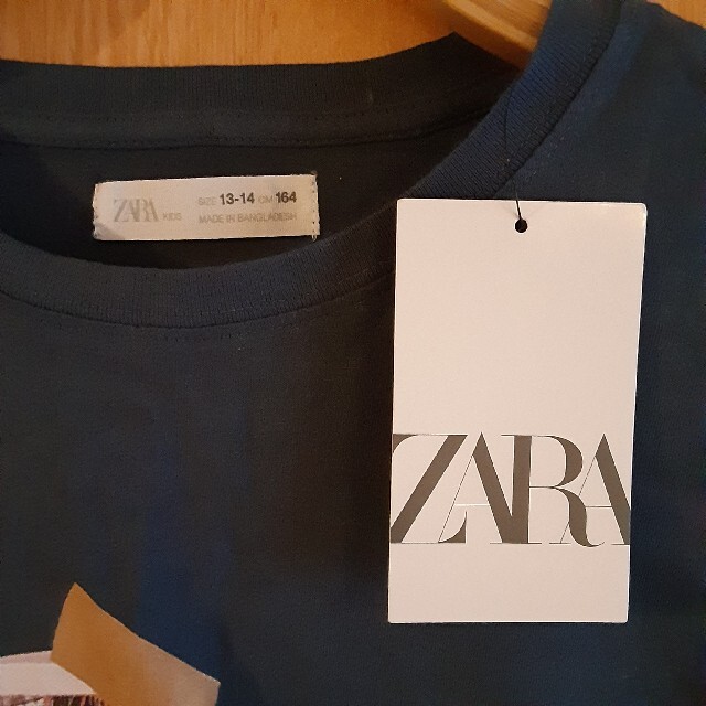 ZARA(ザラ)の新品未使用タグ付き ZARA ザラ ロンT 長袖 Tシャツ ネイビー 164 キッズ/ベビー/マタニティのキッズ服男の子用(90cm~)(Tシャツ/カットソー)の商品写真