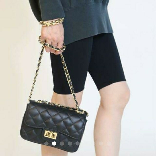 【AULENTTI/オウレンティ】CHAIN BAG ブラック レディースのバッグ(ショルダーバッグ)の商品写真