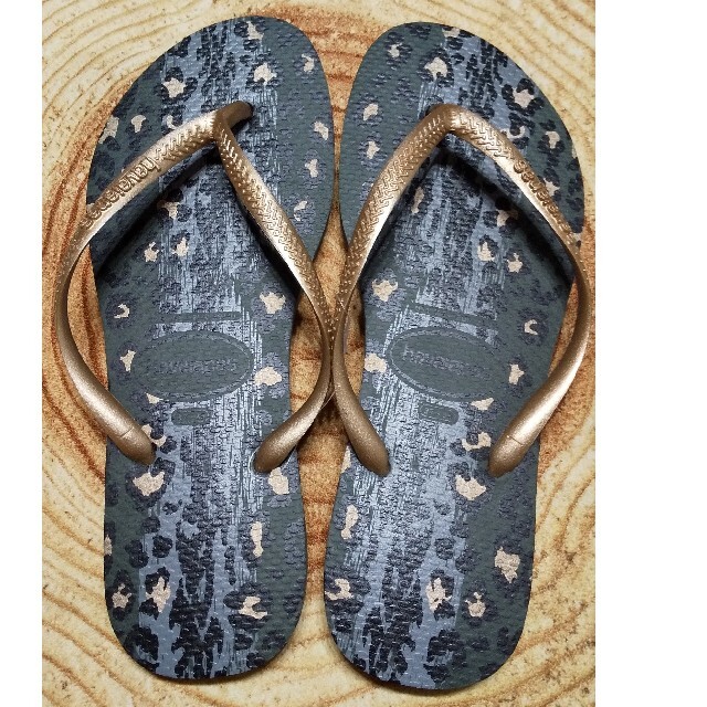 havaianas(ハワイアナス)の新品  ハワイアナス アニマル柄 ビーチサンダル  グレー レディースの靴/シューズ(ビーチサンダル)の商品写真