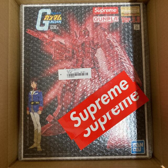 Supreme(シュプリーム)のSupreme MG 1/100 RX-78-2 GUNDAM Ver.3.0 エンタメ/ホビーのおもちゃ/ぬいぐるみ(プラモデル)の商品写真