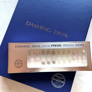 DASHING DIVA スワロスキーチップ(つけ爪/ネイルチップ)