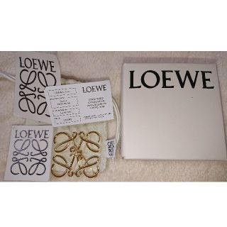 ロエベ(LOEWE)のLOEWE  アナグラム　ブローチ 正規品(ブローチ/コサージュ)