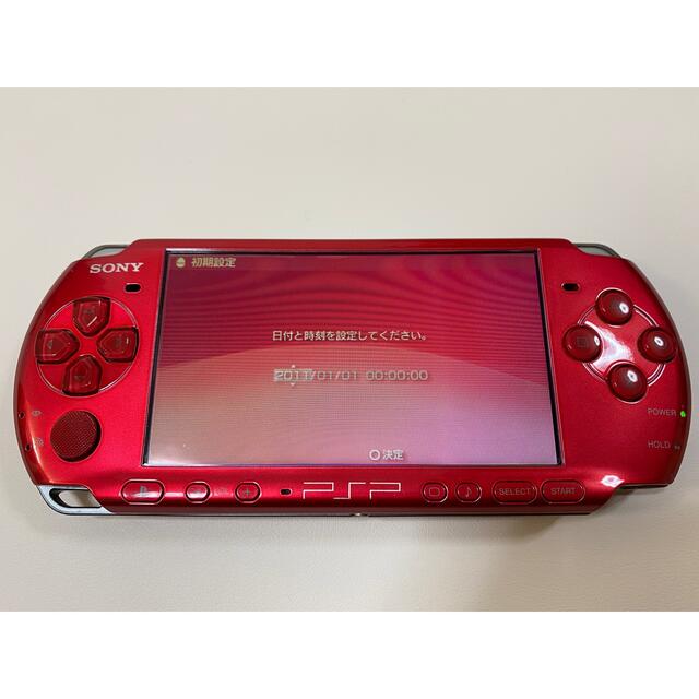 PlayStation Portable(プレイステーションポータブル)のプレイステーション・ポータブル　ラディアント・レッド (PSP-3000RR) エンタメ/ホビーのゲームソフト/ゲーム機本体(携帯用ゲーム機本体)の商品写真