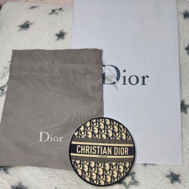 Dior(ディオール)のDior クッションファンデ ケースのみ コスメ/美容のベースメイク/化粧品(その他)の商品写真