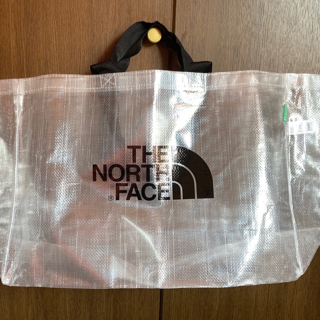 THE NORTH FACE(ザノースフェイス)の新品未使用　韓国正規品　ノースフェイス　イヤーマフ　クリアバッグ　2個セット メンズのファッション小物(イヤマフラー)の商品写真