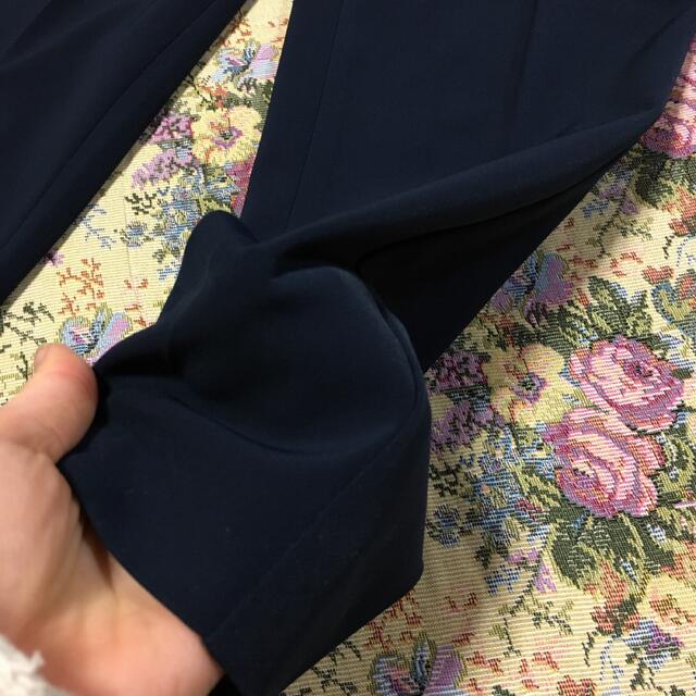 PLST(プラステ)のほぼ新品＊大草直子さん着 PLST 2WAYストレッチタックテーパードパンツ レディースのパンツ(カジュアルパンツ)の商品写真