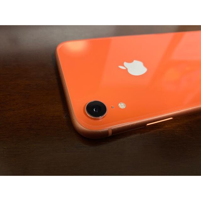iPhone(アイフォーン)の【バッテリー93%】iPhone XR Coral 64 GB SIMフリー スマホ/家電/カメラのスマートフォン/携帯電話(スマートフォン本体)の商品写真