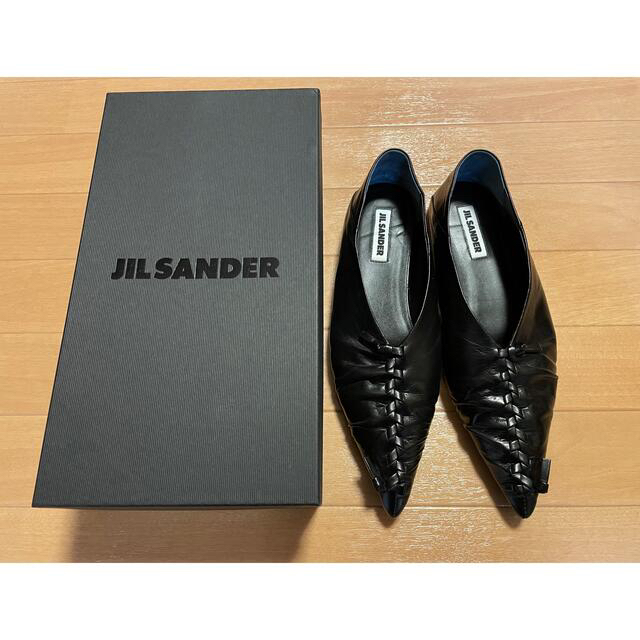 Jil Sander(ジルサンダー)のジルサンダー　ポインテッドトゥフラットシューズ　41 レディースの靴/シューズ(ローファー/革靴)の商品写真