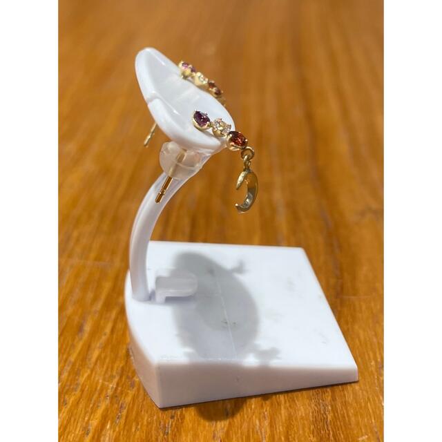 ☆新品☆ K10 アメジスト＆ガーネット　月　ピアス レディースのアクセサリー(ピアス)の商品写真