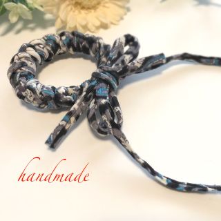 ヘアゴム　シュシュ　ブラック柄　スパゲッティ　handmade(ヘアアクセサリー)