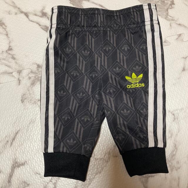 adidas(アディダス)のadidas ジャージ上下 キッズ/ベビー/マタニティのベビー服(~85cm)(シャツ/カットソー)の商品写真