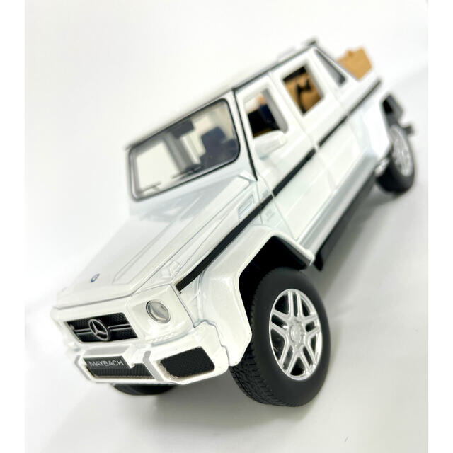 限定 メルセデスベンツ G650 マイバッハ ランドレー  1/32 白 新品 エンタメ/ホビーのおもちゃ/ぬいぐるみ(ミニカー)の商品写真